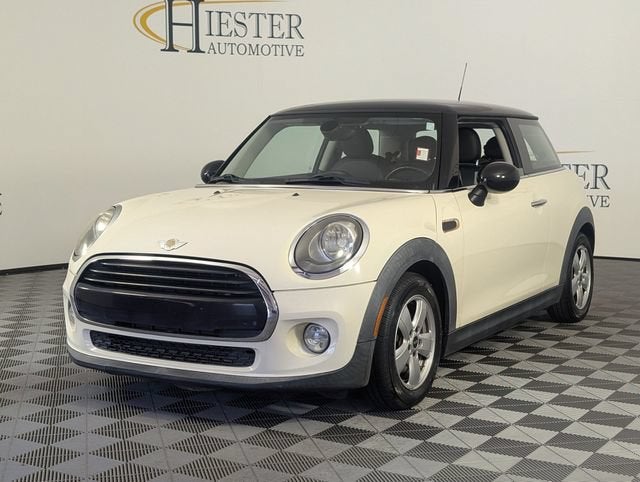 2017 MINI Hardtop Cooper