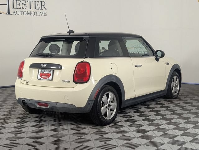 2017 MINI Hardtop Cooper