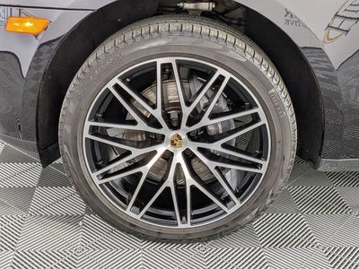 2023 Porsche Macan T