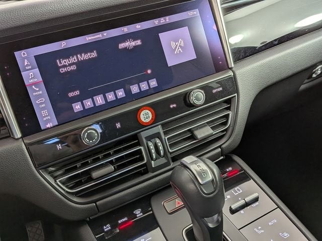 2023 Porsche Macan T