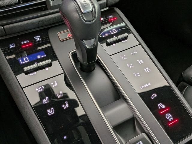 2023 Porsche Macan T