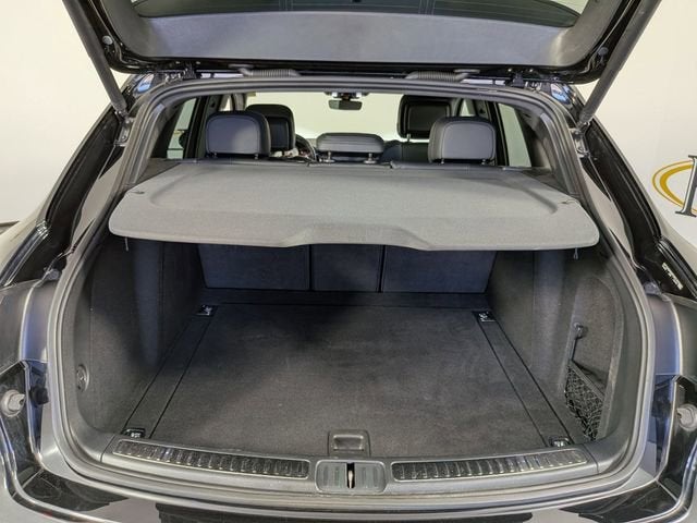 2023 Porsche Macan T