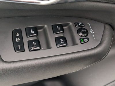 2023 Volvo XC90 Recharge Plug-In Hyb Plus Dark Theme