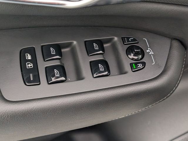 2023 Volvo XC90 Recharge Plug-In Hyb Plus Dark Theme