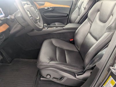 2023 Volvo XC90 Recharge Plug-In Hyb Plus Dark Theme