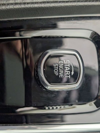 2023 Volvo XC90 Recharge Plug-In Hyb Plus Dark Theme