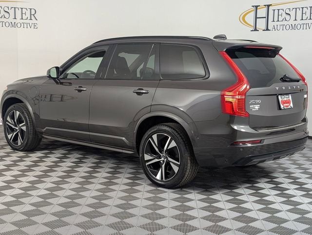 2023 Volvo XC90 Recharge Plug-In Hyb Plus Dark Theme